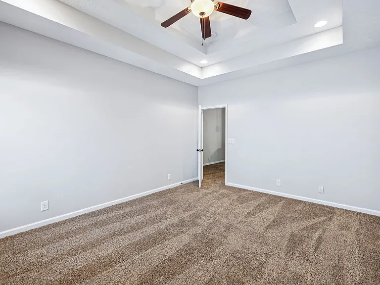 634 Hidden Valley Dr — Photo 28