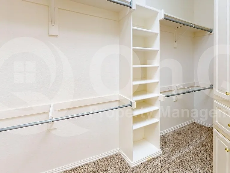 4513 Saint James Dr — Photo 29