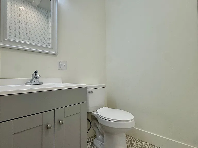 536 Aurora Ave #1/2-B — Photo 8
