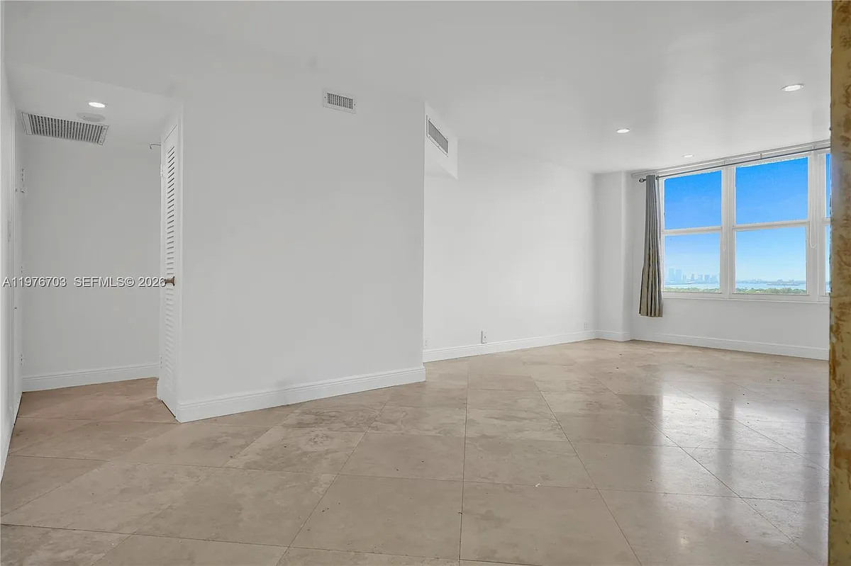 Building Photo - 4747 Collins Ave #1403