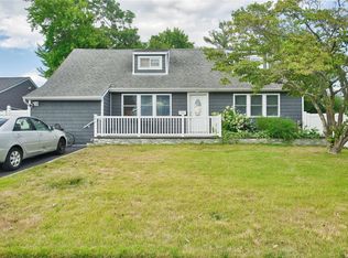 1219 Tulip Ln, Wantagh, NY 11793