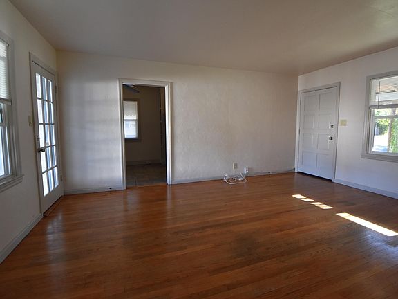 3rd image of 400 Alameda Blvd