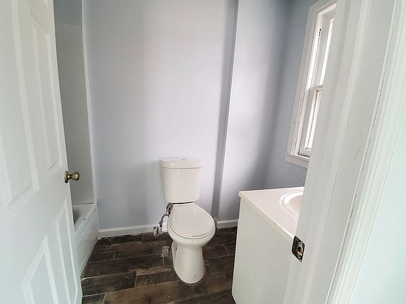 3rd image of 407 S 8th St APT 1