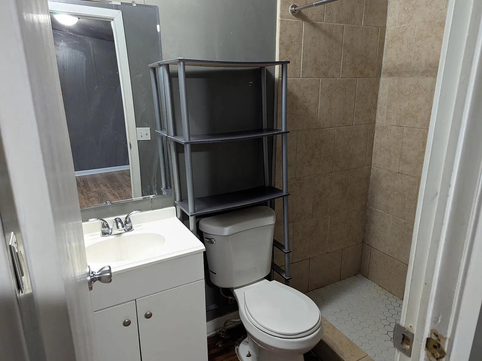 3 bed, 988 sqft, $850 — Photo 3