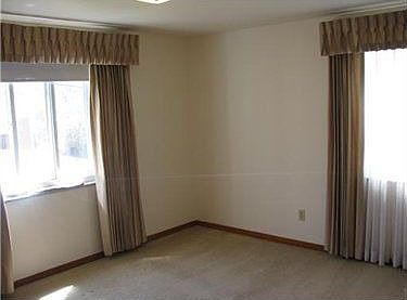 4th image of 422 Lebanon Manor Dr