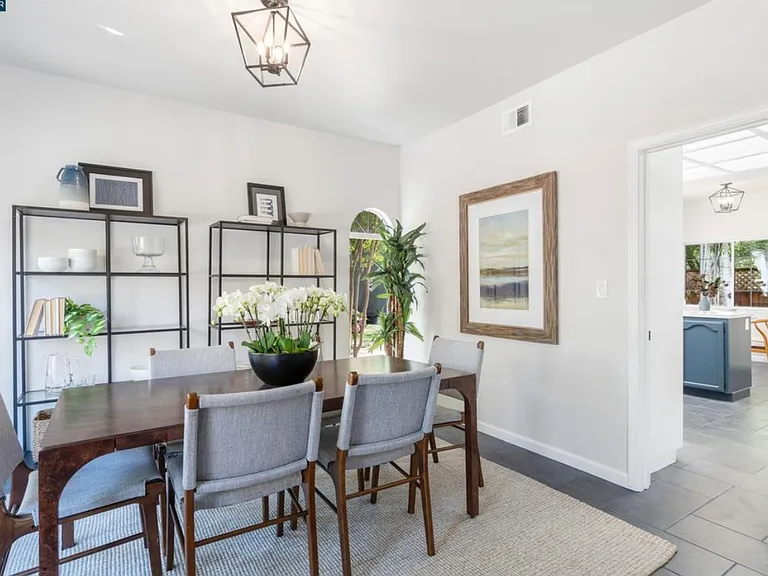 5 Stuart Pl — Photo 11