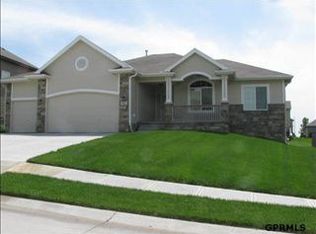 17117 Burdette St, Omaha, NE 68116