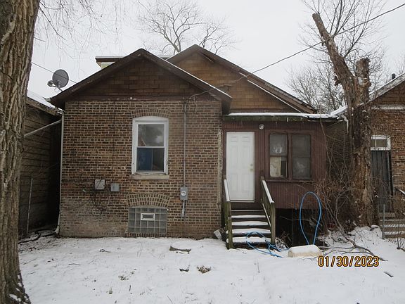 3rd image of 14127 S Dearborn St