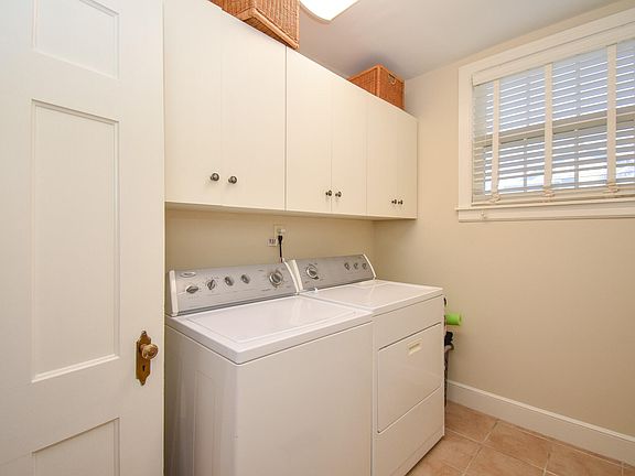2nd image of 369 Monroe St