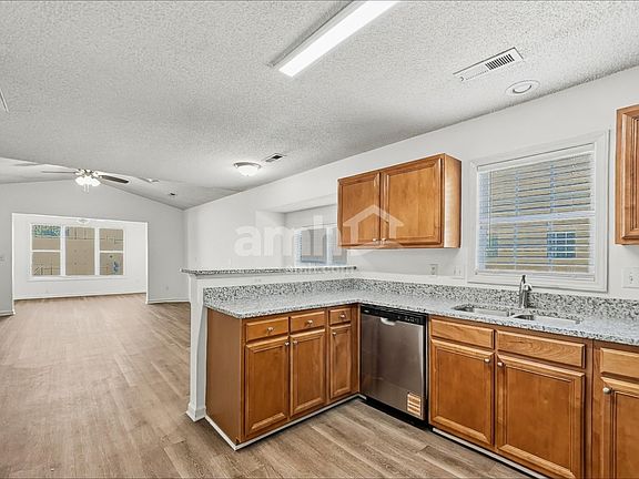 3rd image of 148 Charlotte Ct