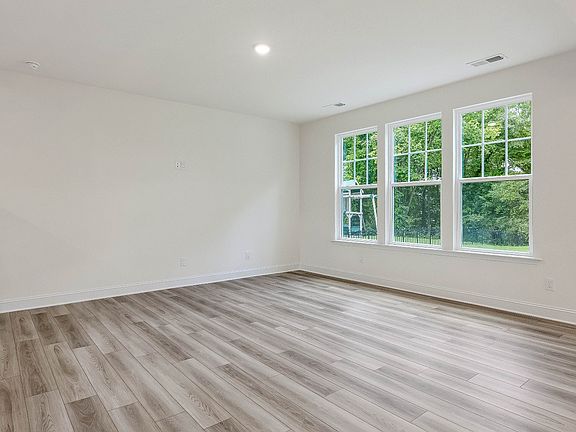 3rd image of 273 Winding Creek Dr