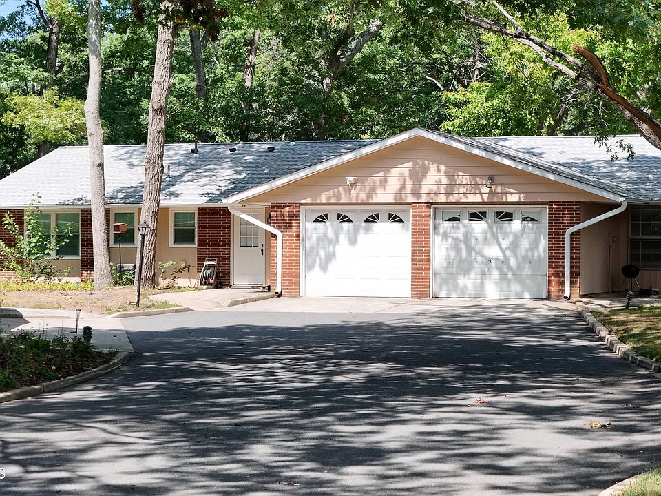 1st image of 598B Lake Point Drive