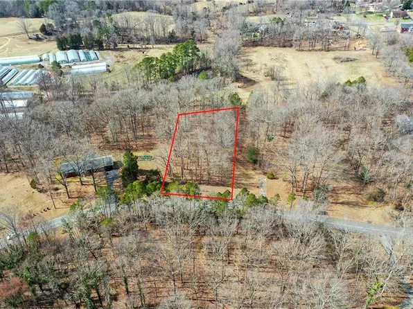 2732 Lockwood Dr #11, Winston Salem, NC 27103