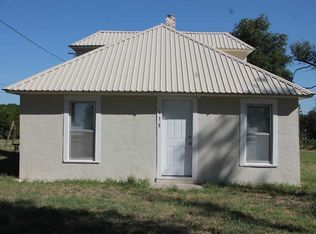 118 E School St, Gage, OK 73843