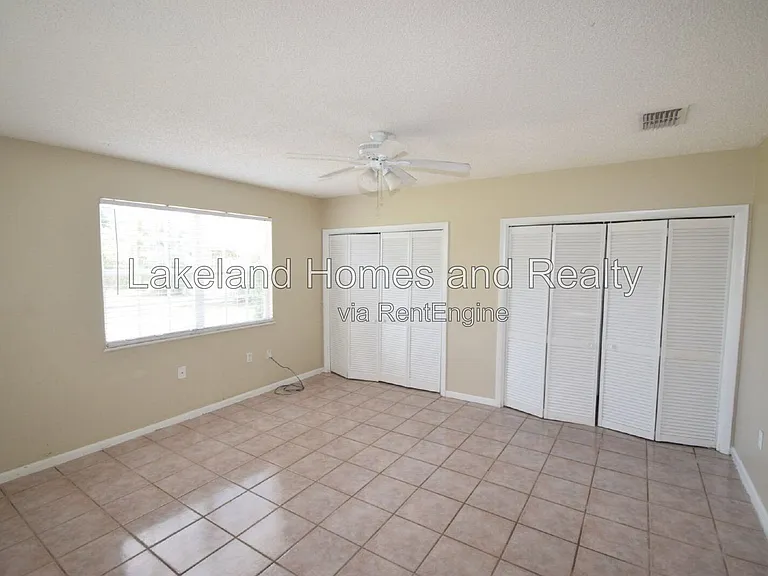 1204 Honeytree Ln W — Photo 20