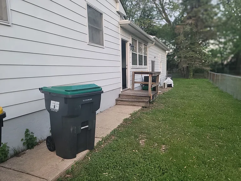 810 Seymour Rd #B — Photo 13