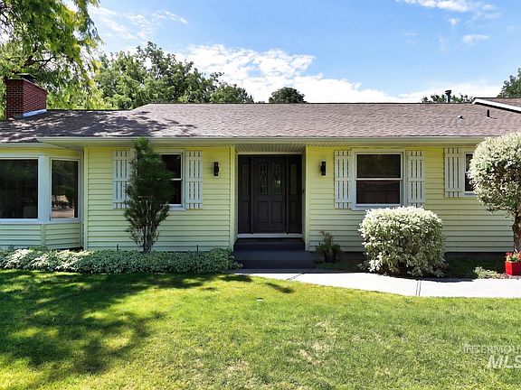2nd image of 2975 E Autumn Way