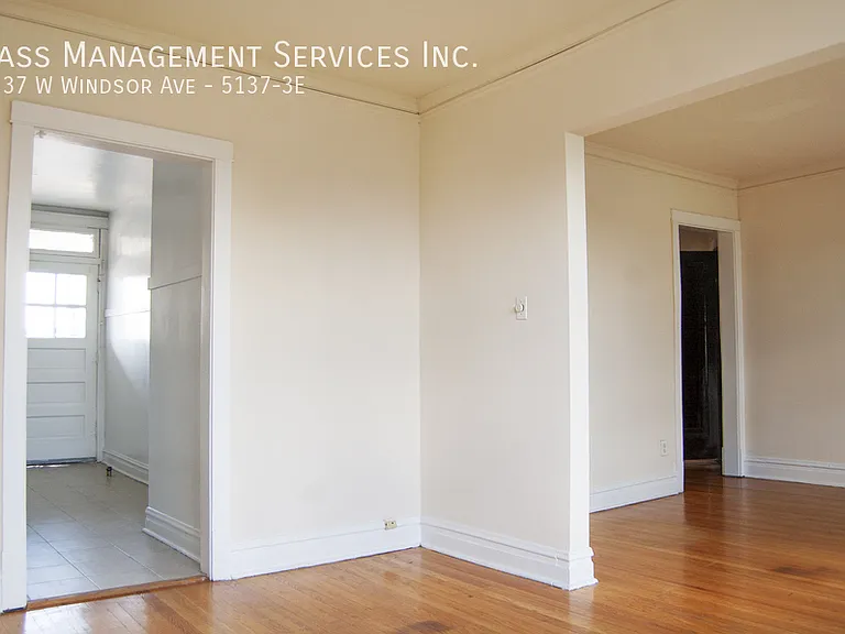 5137 W Windsor #51373E — Photo 3