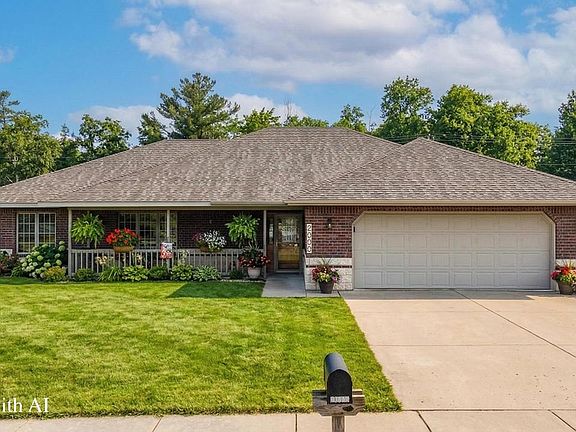 2nd image of 2000 LILAC LANE