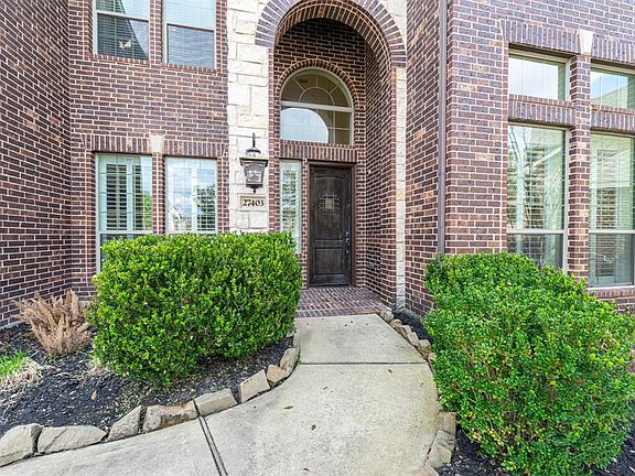Entrance with stone and brick