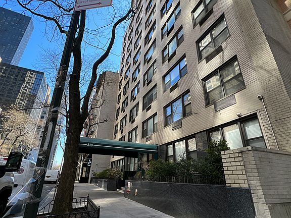 3rd image of 240 E 46th St APT 4B