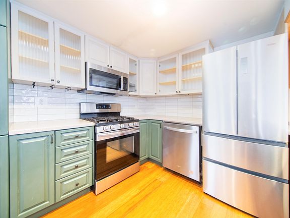 3rd image of 438 Marshall Road