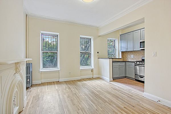 1st image of 82 Quincy St APT 3