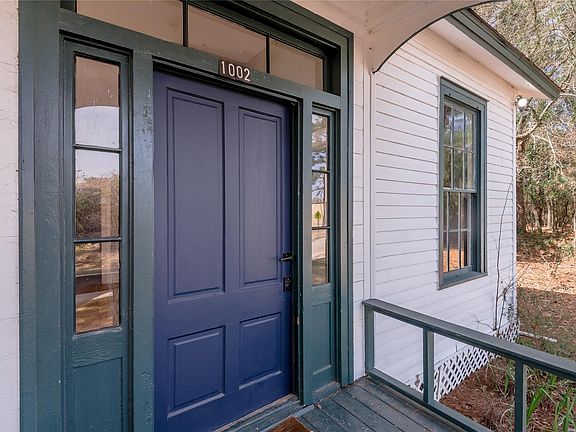 4th image of 1002 Old Madisonville Rd