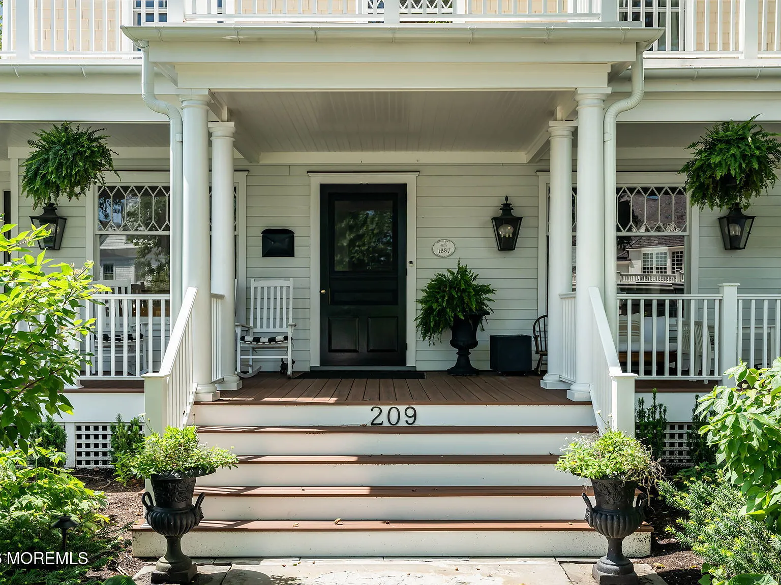 6 bed, 4.5 bath, 4231 sqft, $27,500 — Photo 3