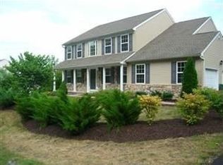 325 Shawnee Valley Dr, East Stroudsburg, PA