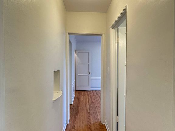 5th image of 230 S Oakland Ave