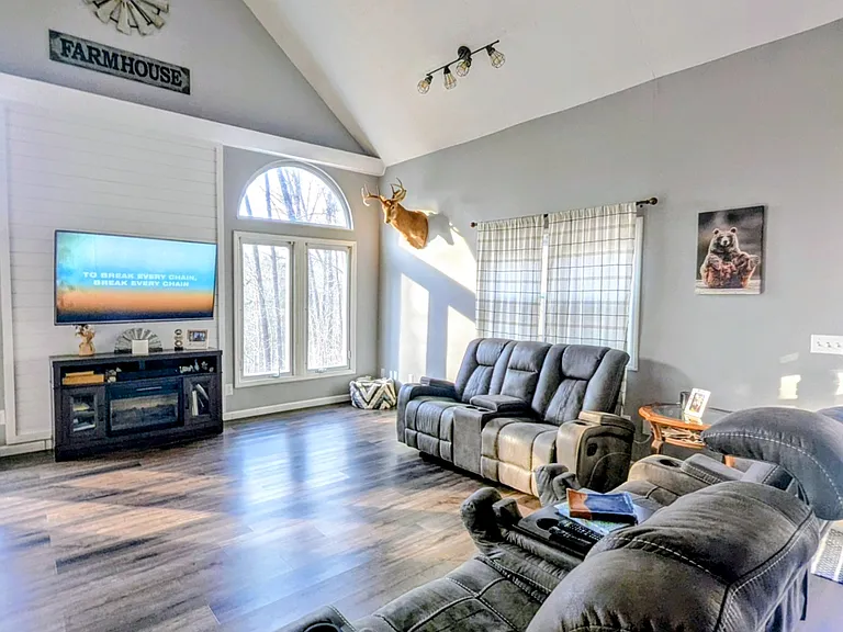 9358 S Dry Run Rd — Photo 17