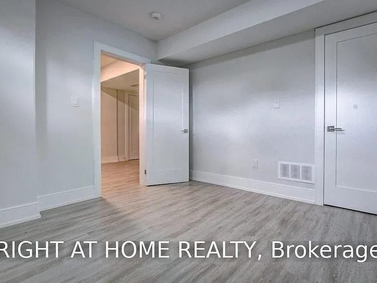 1165 Pinegrove Rd — Photo 12