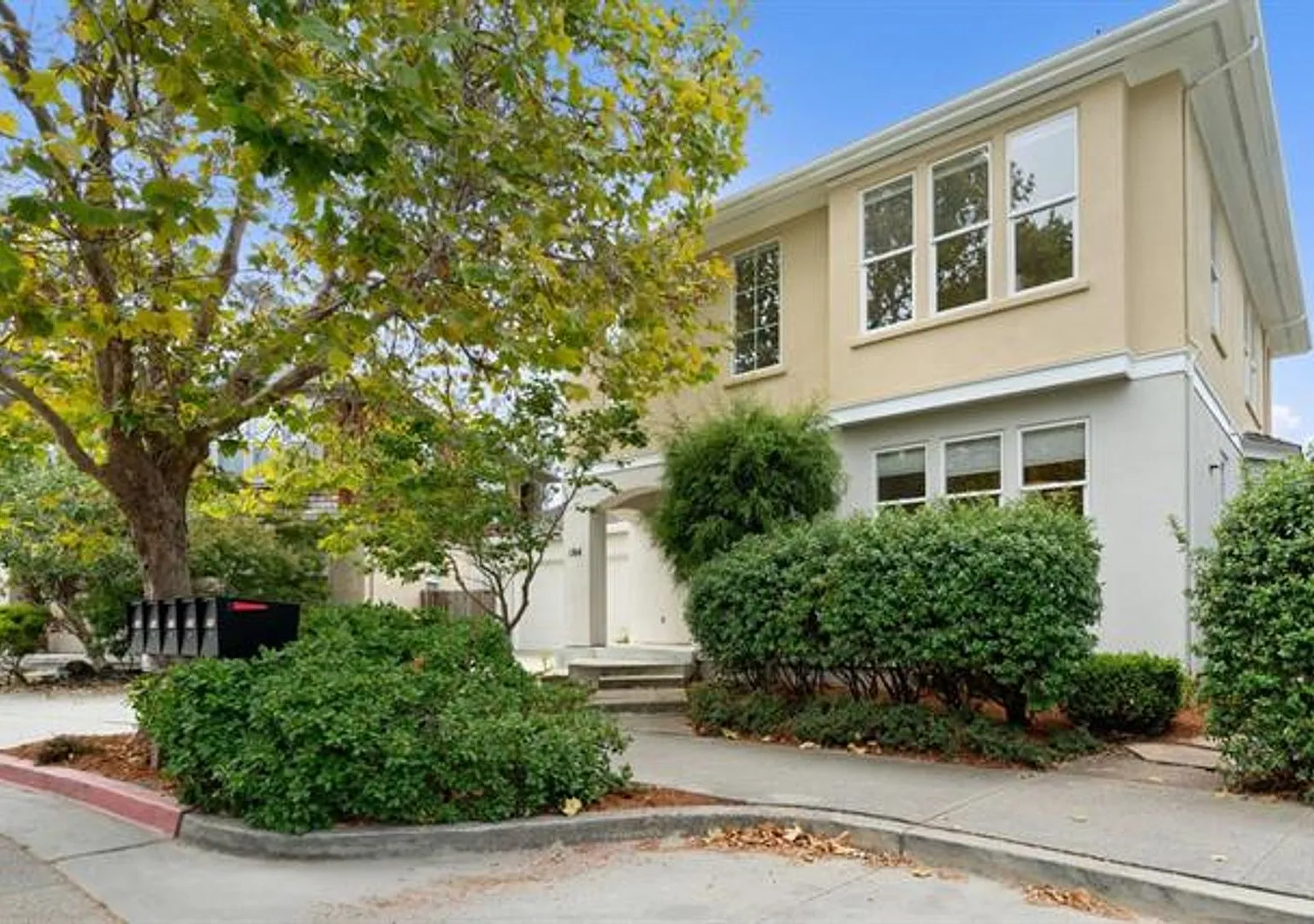 Shared Home with Flexible Room & Pricing Options | UCSC Westside — Photo 1