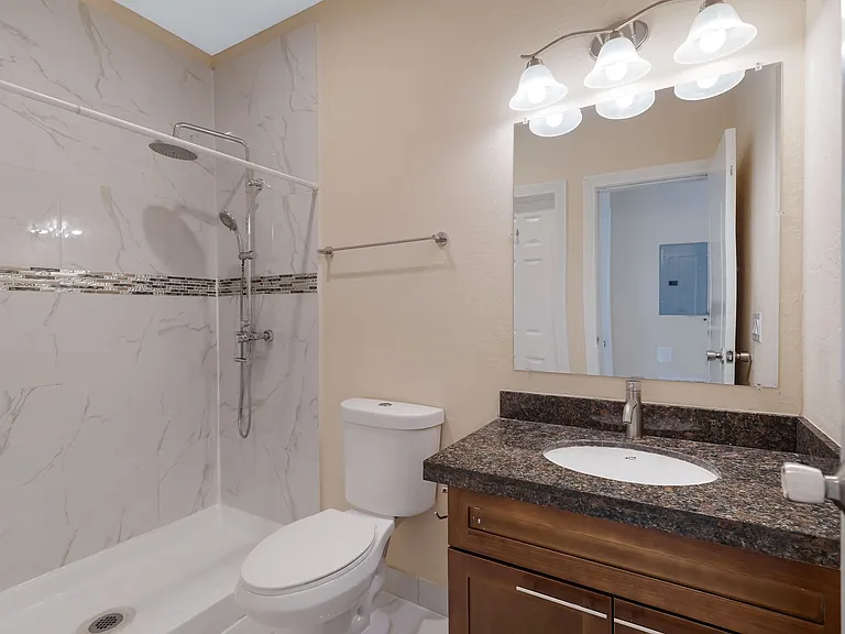 Desert View Apartments — Photo 39