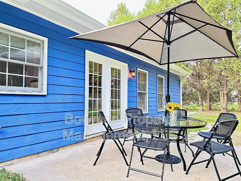 255 Camelot Dr — Photo 22