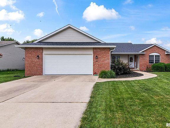 3rd image of 525 Pleasant Ct