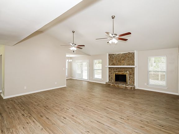 4th image of 233 Vista Grande Cir