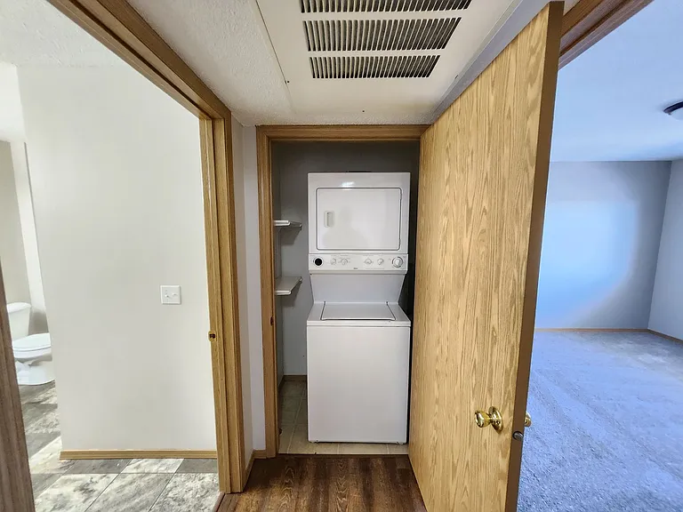 Prairie Gardens Apartments — Photo 35