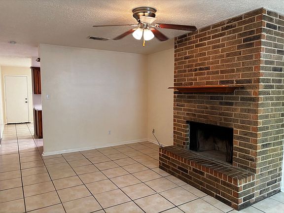 3rd image of 3009B Manor Ln
