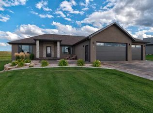 813 Maple Cir, Spearfish, SD 57783