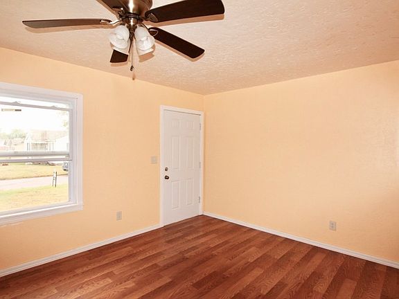 2nd image of 905 McClain Dr