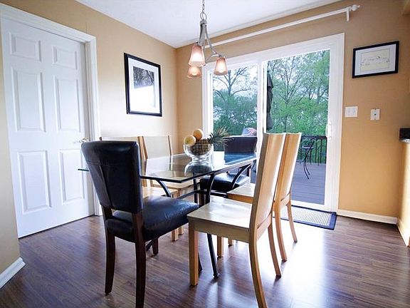5th image of 157 Autumn Hill Dr