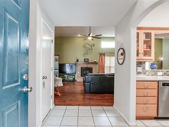 3rd image of 1304 Fairfax Ct