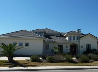 365 Regent Cir, Shavano Park, TX 78231