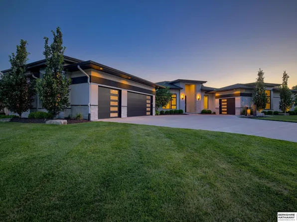 1510 S 218th St, Elkhorn, NE 68022