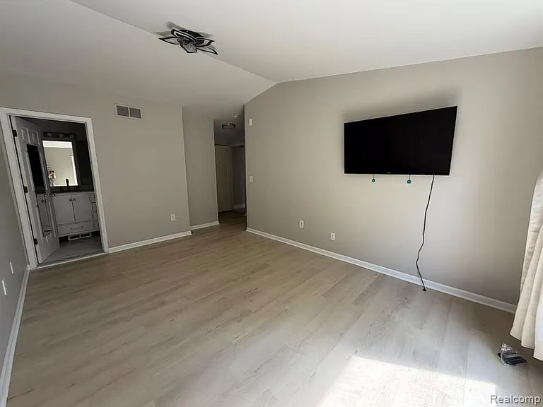 758 Sandalwood Dr — Photo 11