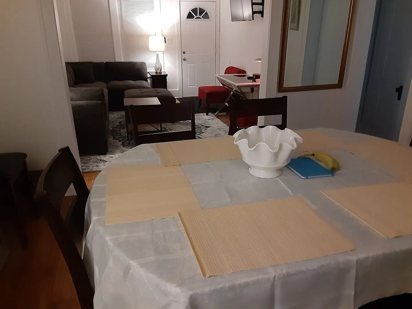 Charming, Comfortable And Convenient 2 Story Residential Home for Rent — Photo 4