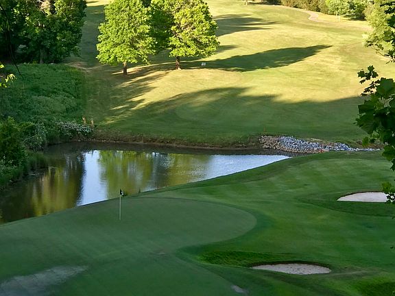 Screened in porch view