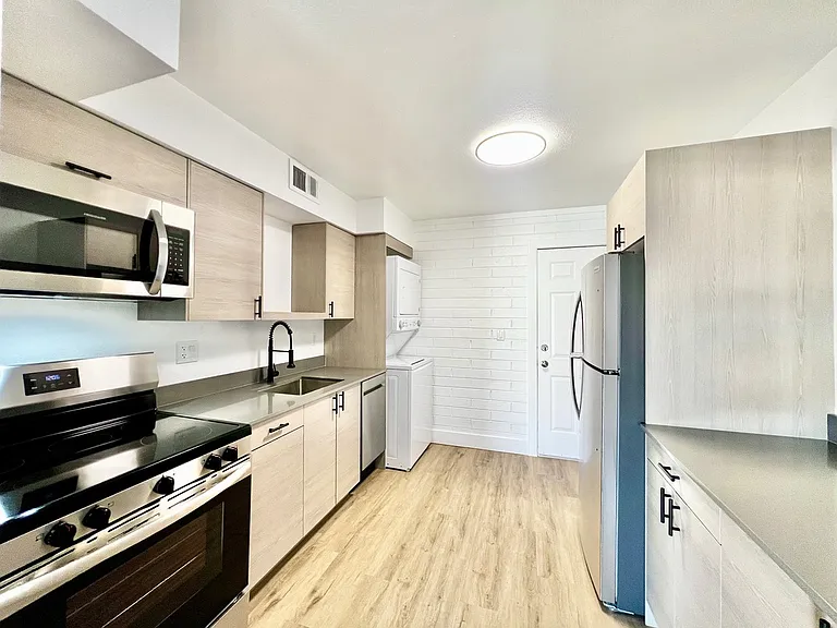Villas on Holly — Photo 8